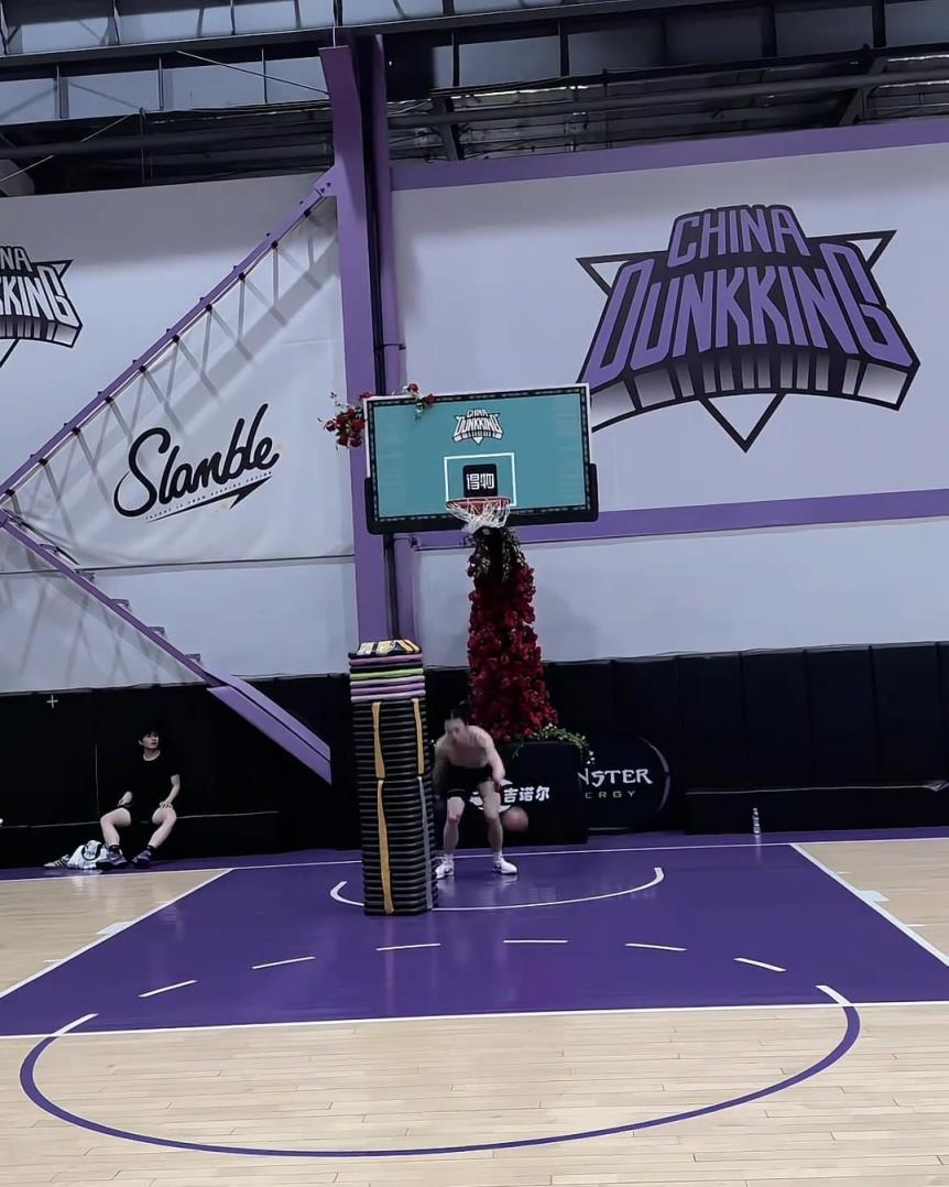 兄弟，這個(gè)摸高如何？