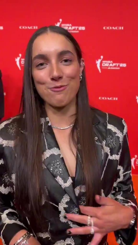 少爺真全能啊！威少還幫WNBA新秀妹子們?cè)O(shè)計(jì)今晚的服裝